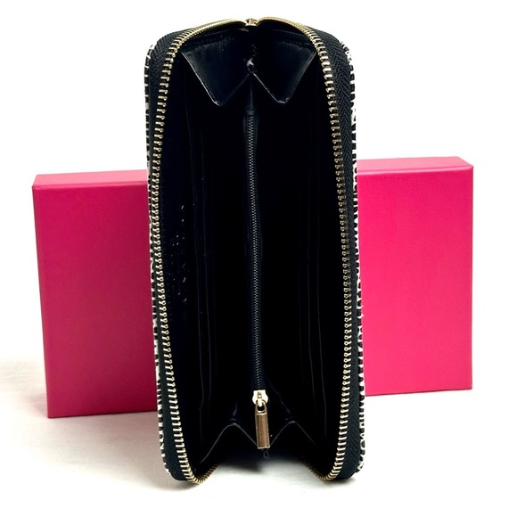 NWT Trina Turk Black & White Croc Vegan Leather Zip Around Wallet - Picture 6 of 10